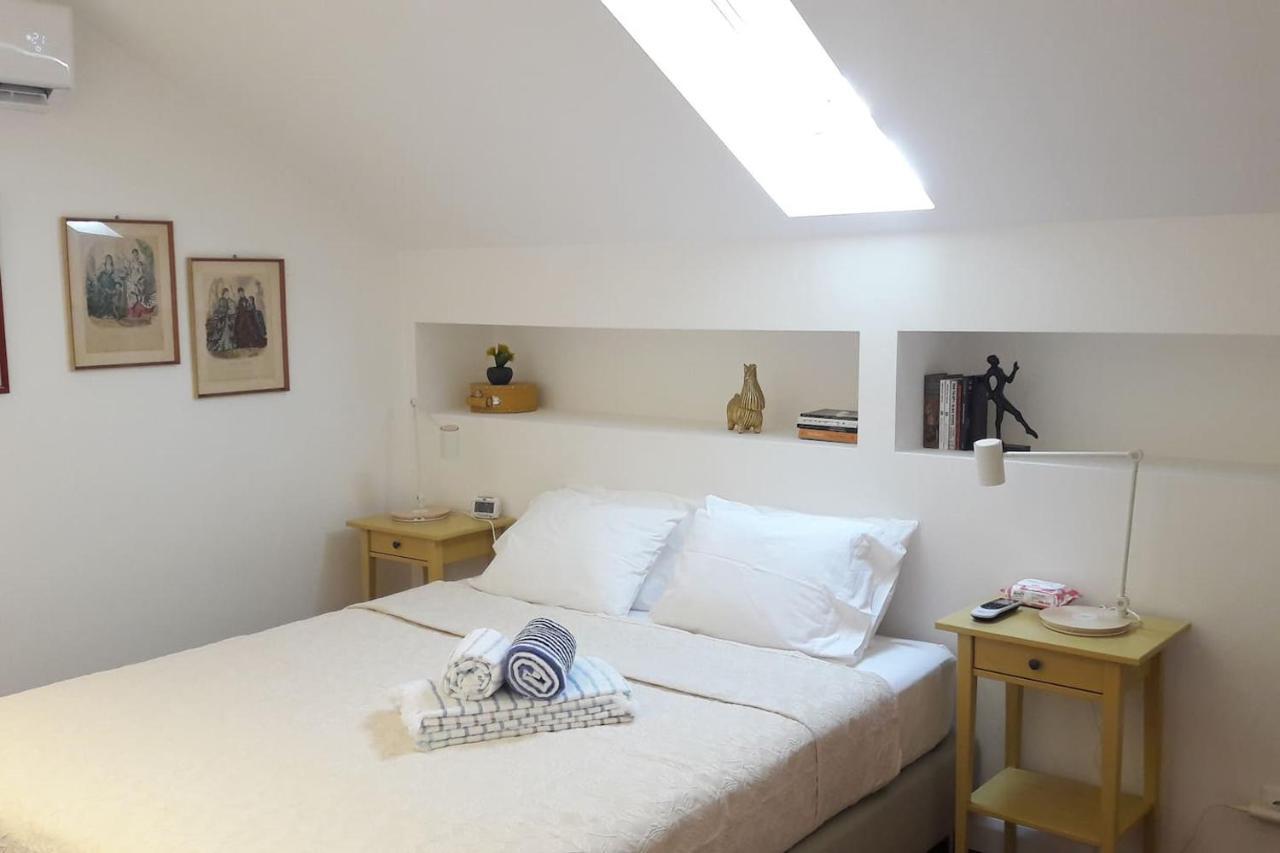Modern Cosy Flat With Terrace In Campo De Ourique. Lisboa